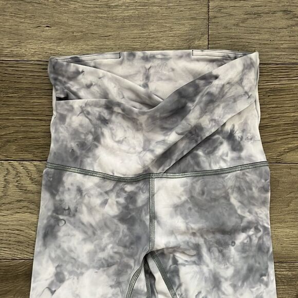 lululemon athletica Cloudy Gray Leggings - Picture 2 of 5